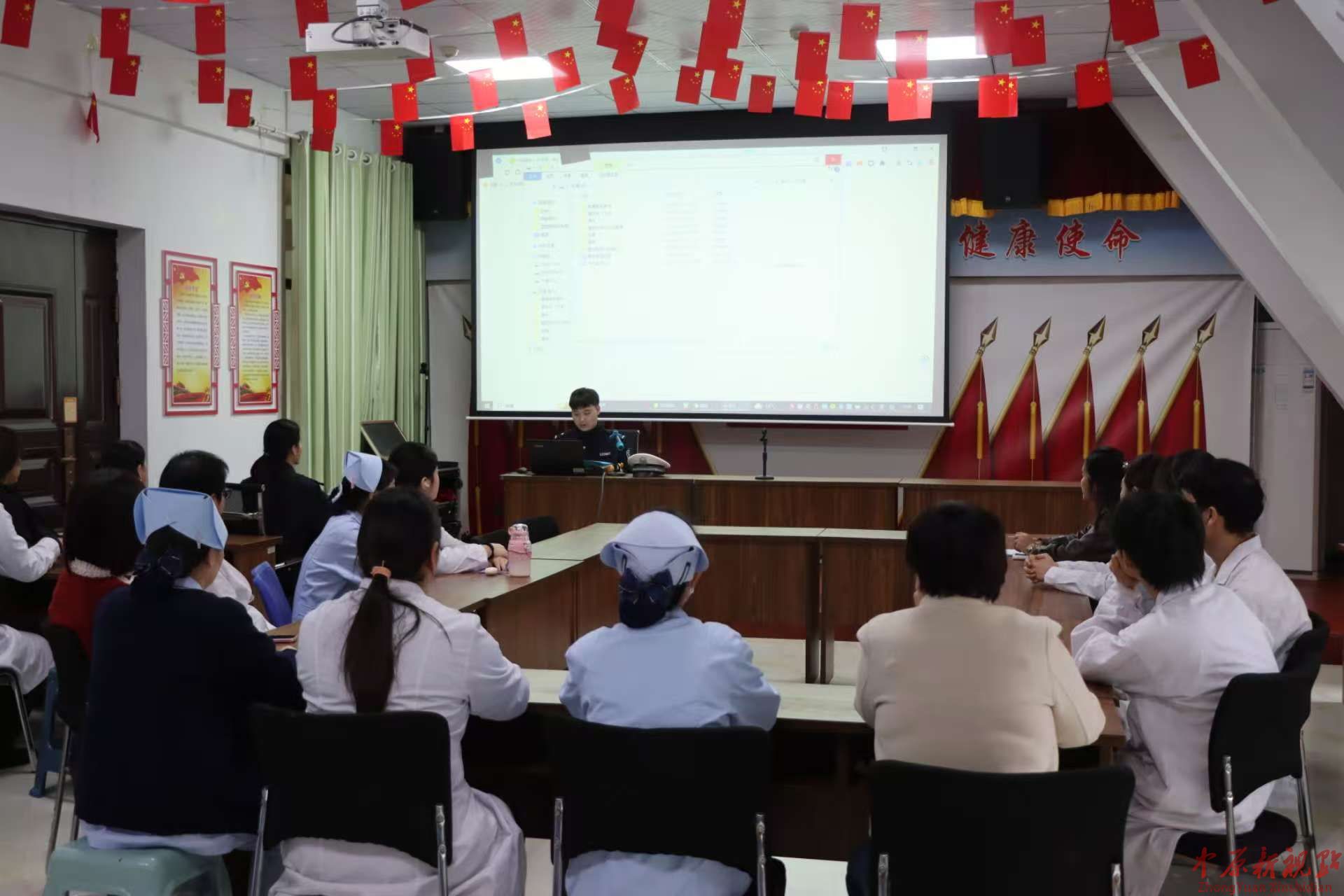 葉縣公安局交通管理大隊開展“摒棄交通違法 共護安全防線”主題宣講活動